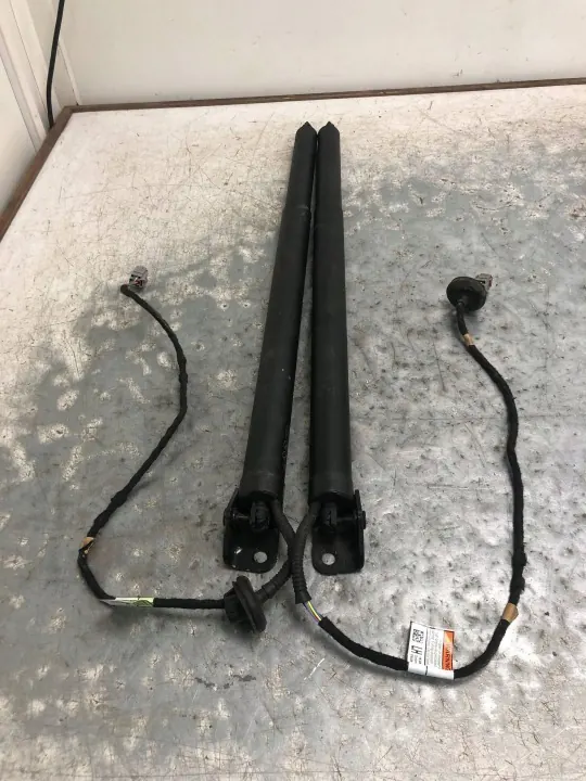Ford Kuga MK3 bakluckeaktuator OEM LV4B-S402A55 image 2