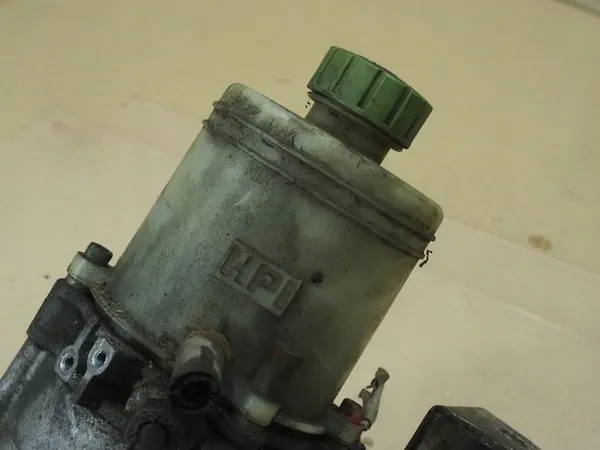 Bomba de Direção Assistida Polo IV Fabia II Ibiza III 6Q0423155R image 8