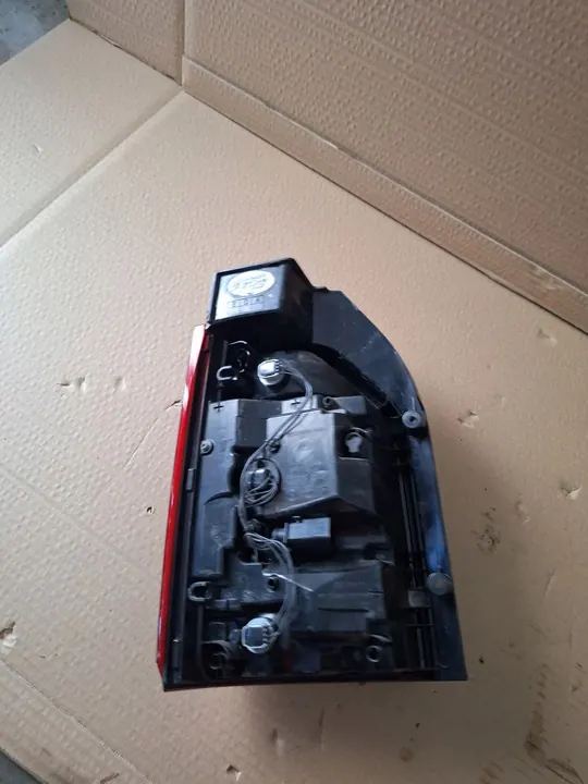 VW T5 T6 Luz Trasera Derecha 7EO945208F image 3