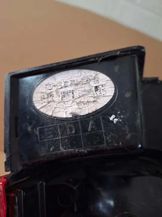 VW T5 T6 Luz Trasera Derecha 7EO945208F image 4