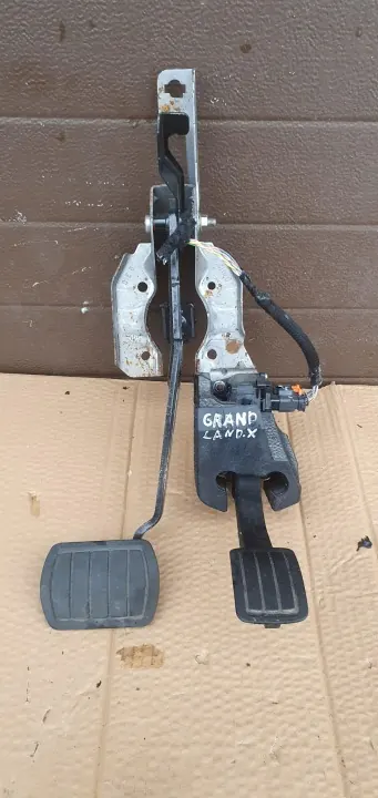 Kaasujarrupoljin OEM 9674829180 9829019980 Opel image 2