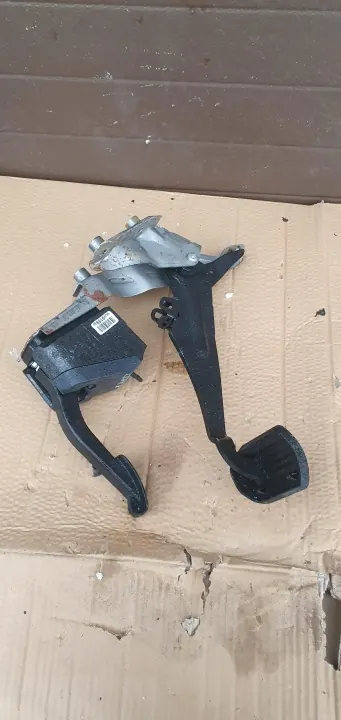 Kaasujarrupoljin OEM 9674829180 9829019980 Opel image 7