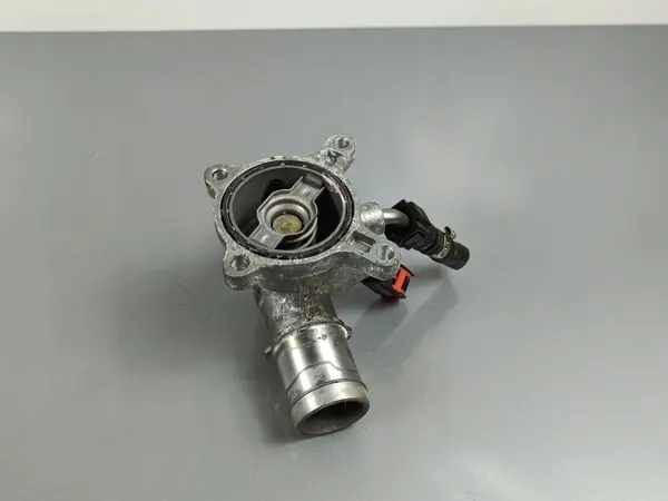 Jeep Cherokee termostaatin kotelo OEM FOB35263 image 4