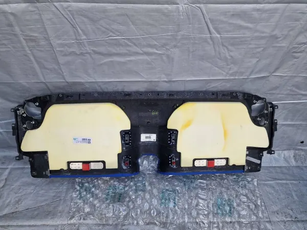 Tapicería trasera Ferrari SF90 Stradale OEM 000984048 image 6
