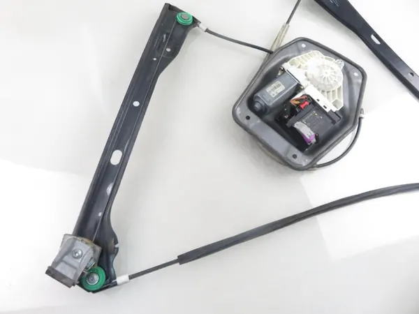 VW Golf V Elevador de Vidro Direito 1K3837462A image 10