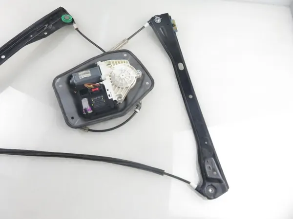 VW Golf V Elevador de Vidro Direito 1K3837462A image 9