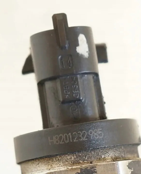 Renault OE 175215346R riel de inyección image 4