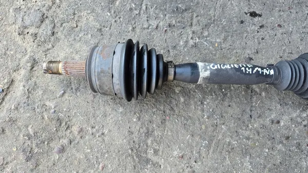 Höger Främre Halvaxel Alfa Romeo Giulietta image 4