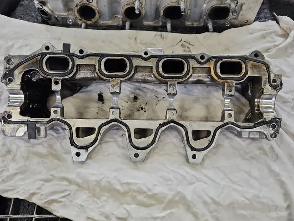 Culasse OEM 110426296R pour Renault Express 1.5 DCI image 4