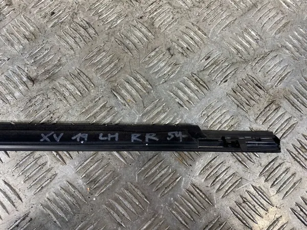 Subaru OE takaikkunan lista OEM FBZ16851 image 6