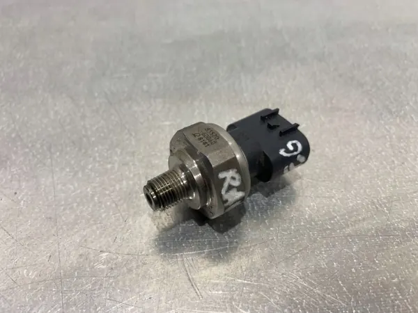 Toyota RAV4 Oliedruksensor OEM 8352060060 image 2