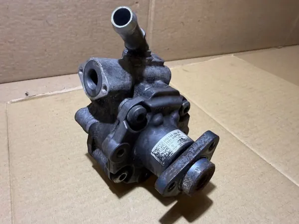 Audi OEM 8K0145154H ohjauspumppu 2.0 TDI image 2