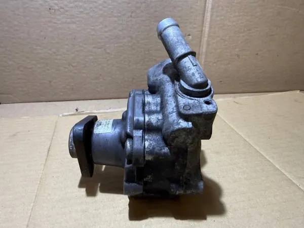 Audi OEM 8K0145154H ohjauspumppu 2.0 TDI image 3