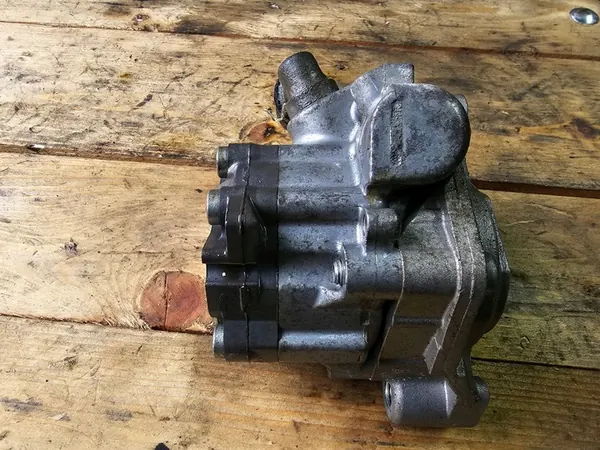 Bomba de direção Audi A8 D3 4.2 FSI 4E0145156F image 6