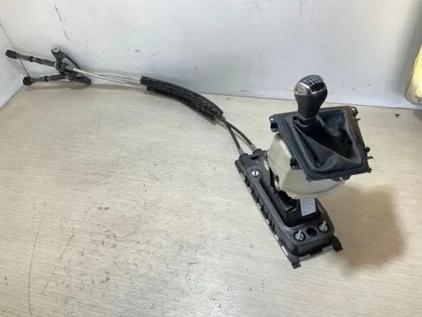 Mécanisme de changement de vitesse Audi Q3 OEM 27032015 image 2