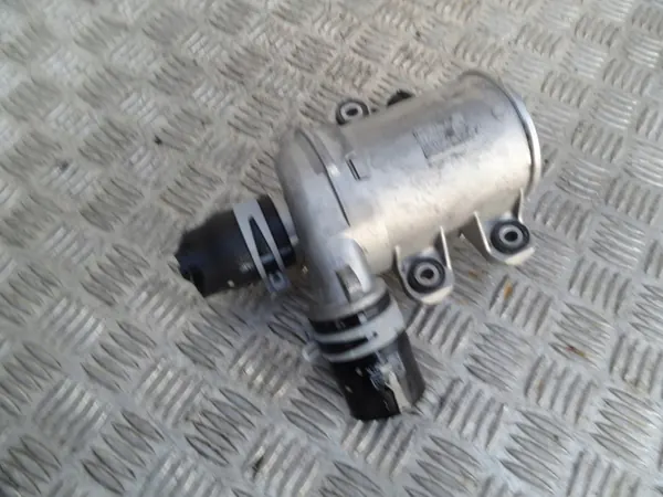 Bomba de agua Ford OEM LX6E8501BA - Estado usado image 2