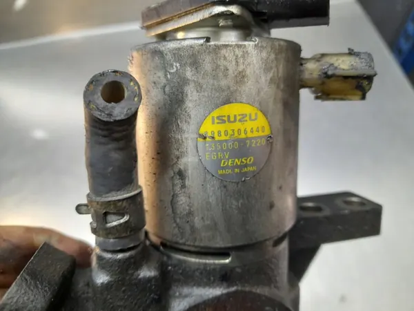 Válvula EGR Renault 1.9 DCI OEM 135000-7220 image 3