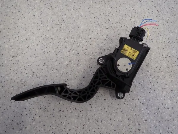 Potentiomètre pédale accélérateur OEM 49400-76M40 image 2