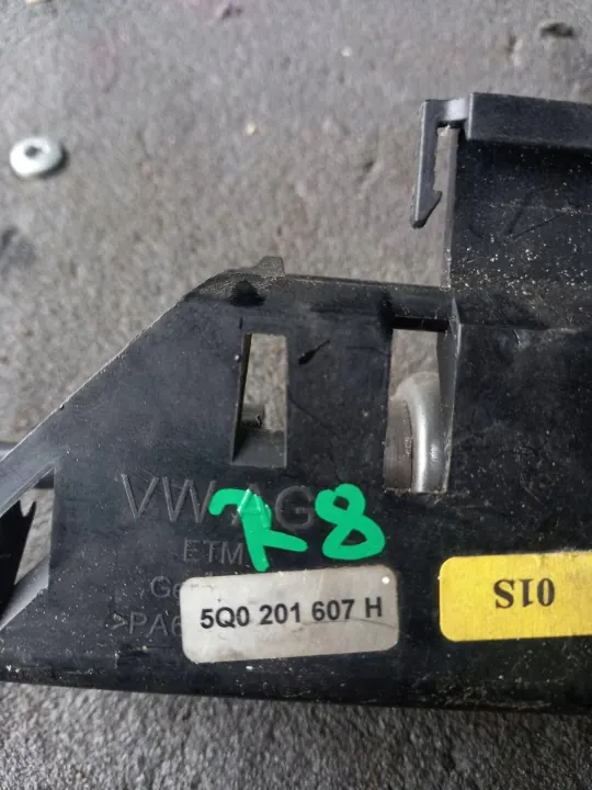 Audi RS3 Webasto kierrätyspumppu OEM 5Q0201607H image 3