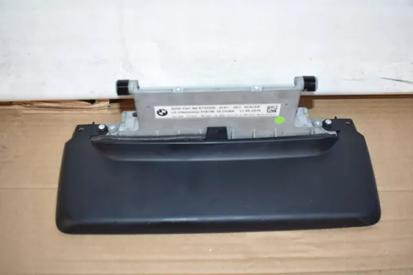 BMW Näyttöruutu OEM 8715335 555 - Käytetty image 4