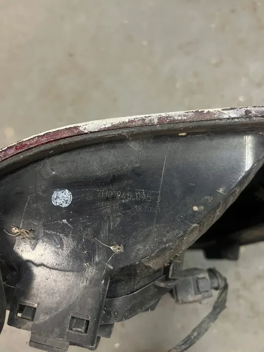 VW T5 2.5 TDI Lámpara Trasera Izquierda image 2