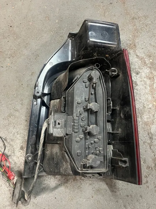 VW T5 2.5 TDI Lámpara Trasera Izquierda image 3