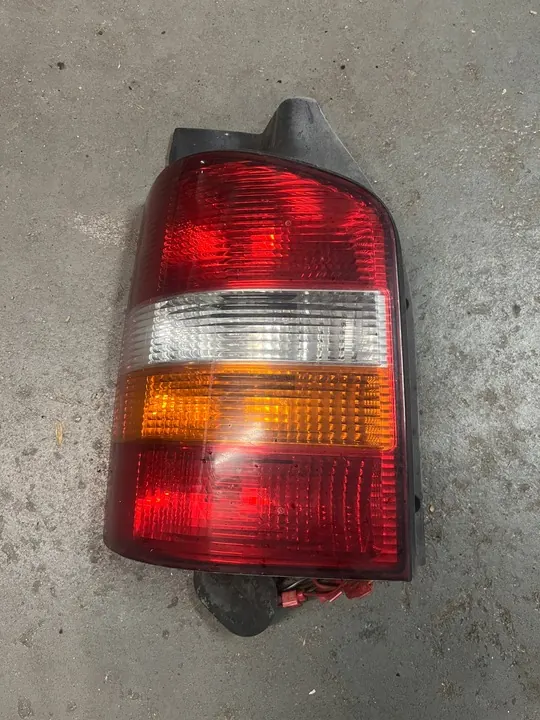 VW T5 2.5 TDI Lámpara Trasera Izquierda image 4
