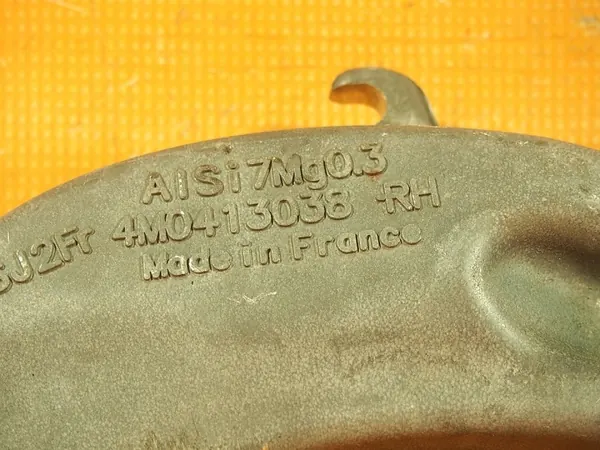 Support Amortisseur Inférieur Audi A6 C8 OEM 4m0413038 Droit image 7