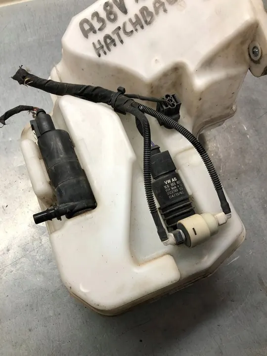 XENON Pyyhkijännestepullon A3 8V Hatchback image 3