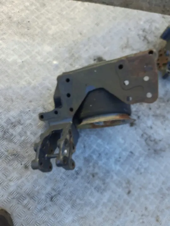 Soporte delantero OEM 00258874444 - Usado image 5