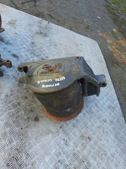 Soporte delantero OEM 00258874444 - Usado image 7