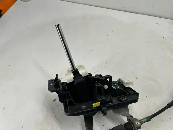 Versnellingspook Subaru Forester SK 35150FJ020 image 4