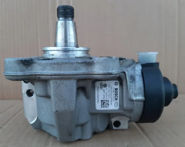 Pompe à injection OEM 03N130755A pour VW Passat B8 image 4