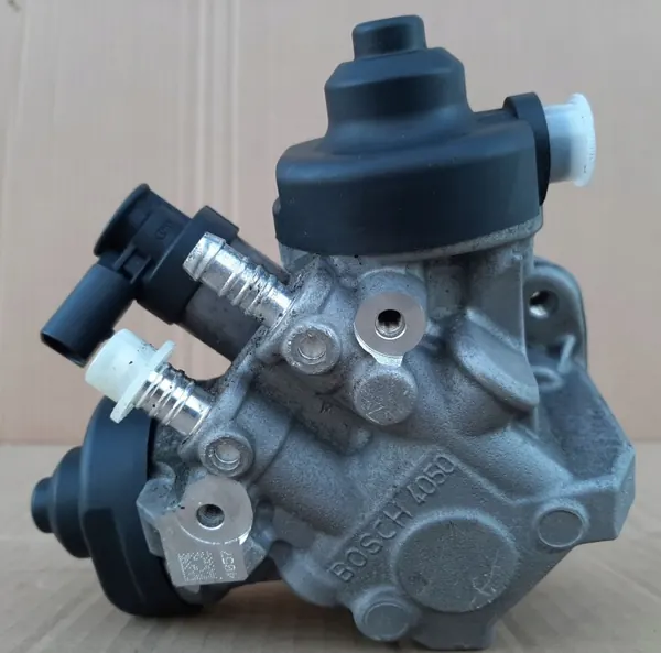 Pompe à injection OEM 03N130755A pour VW Passat B8 image 8