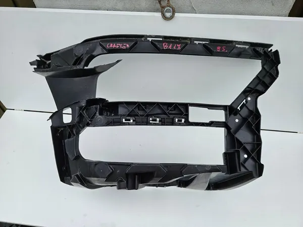 Deslizamento de montagem do para-choque dianteiro Volkswagen Crafter OEM 7C0807724A image 2