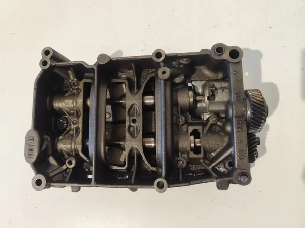 Bomba de óleo usada OEM 03L103537 para 2.0 TDI 140CV image 6