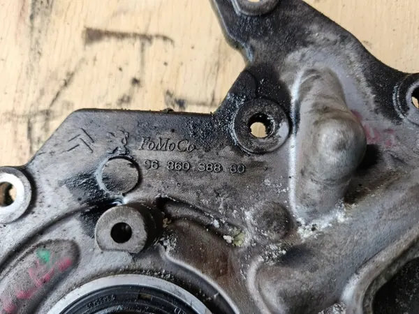 Bomba de aceite Peugeot 2008 1.6 BlueHDi OEM 9686038880 image 4