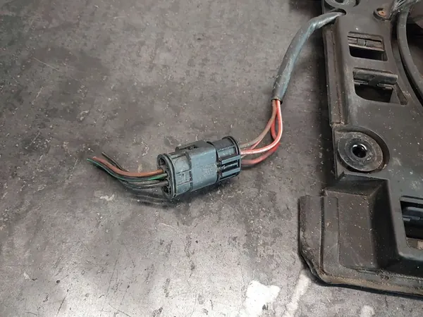 Elektrisk luftkonditioneringsfläkt BMW 5 E39 4PIN image 2