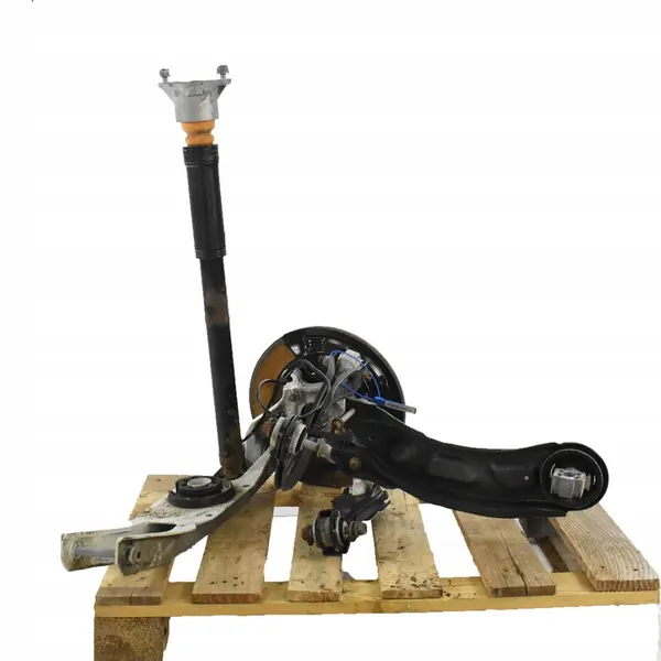 Vänster bakre knut A2463503241 Mercedes X156 image 2