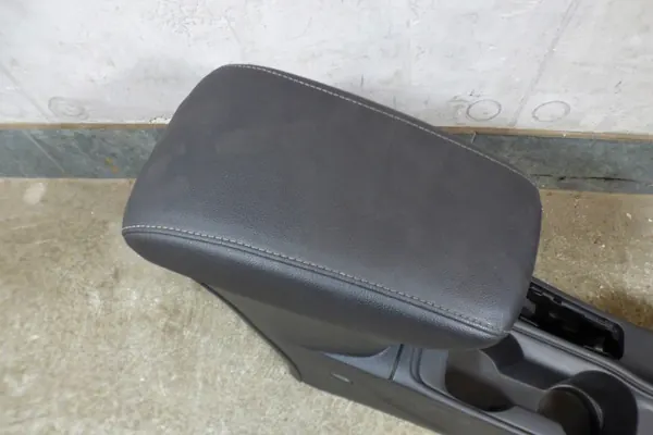 Middenconsole armsteun OEM 39030127 voor Opel Astra K image 3