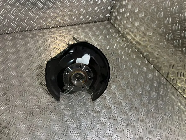 Volvo XC40 2019 Takaosan Napa OEM 32221149 image 4