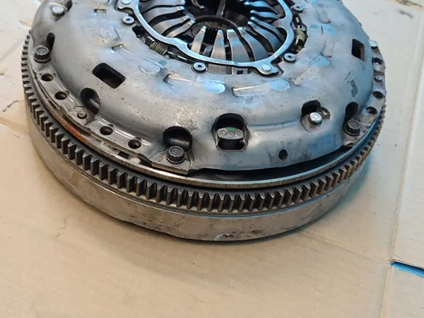 VW Passat B8 VARIANT 2.0 TDI 110KW 2022 Volante Duplo OEM 04L141015M image 6