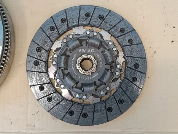 VW Passat B8 VARIANT 2.0 TDI 110KW 2022 Volante Duplo OEM 04L141015M image 7