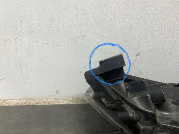 Oikea etu LED-ajovalo Nissan Juke I Lift 14-17 90097197 image 7