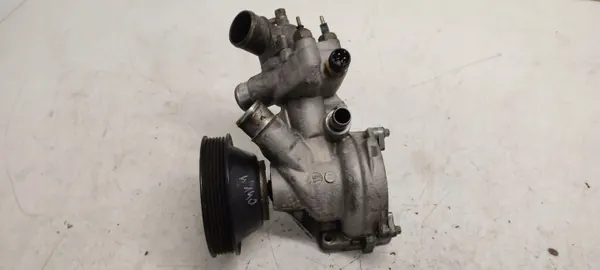 Mercedes-Benz vattenpump OEM 1032010101 - Begagnad image 2