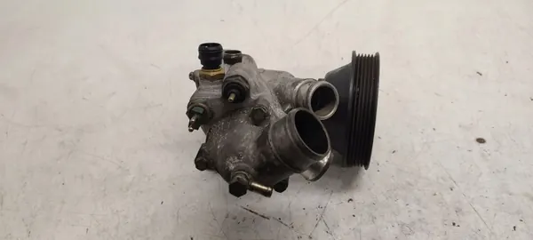 Mercedes-Benz vattenpump OEM 1032010101 - Begagnad image 5
