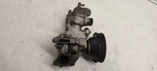 Mercedes-Benz vattenpump OEM 1032010101 - Begagnad image 8