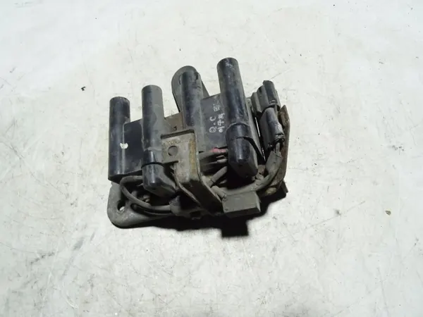 Distribuidor de chispa usado OEM T5T42771 para Hyundai Coupe image 2