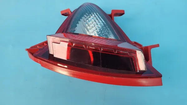 KIA OEM 92406-R2000 Taka Oikea Sumuvalo - Käytetty image 3