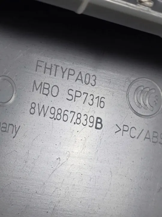 Audi A4 B9 Farmari Katonreunus OEM 8W9867839B Musta image 8